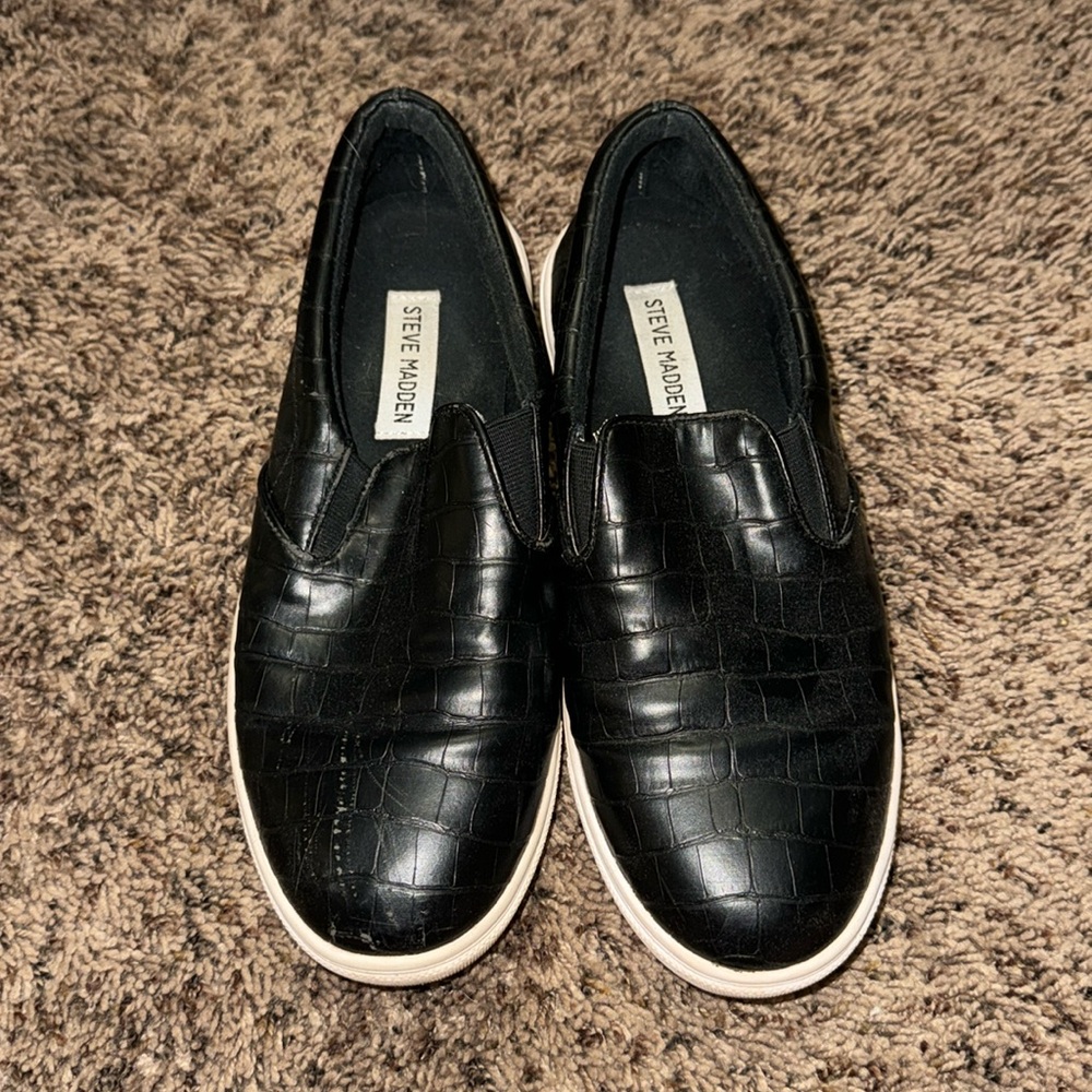 Steve Madden pleather snake skin shoes